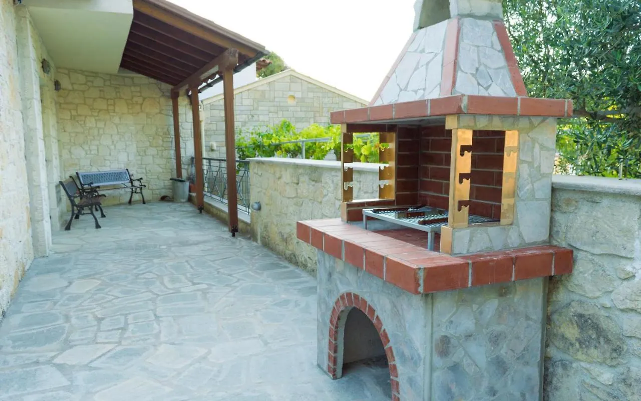 Villa Opali Kassandria 0*,